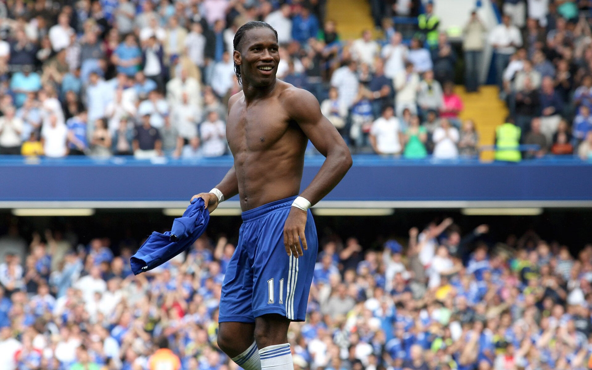 《玩家热议：最具人气的英雄或角色是谁？》，游戏人气角色排名