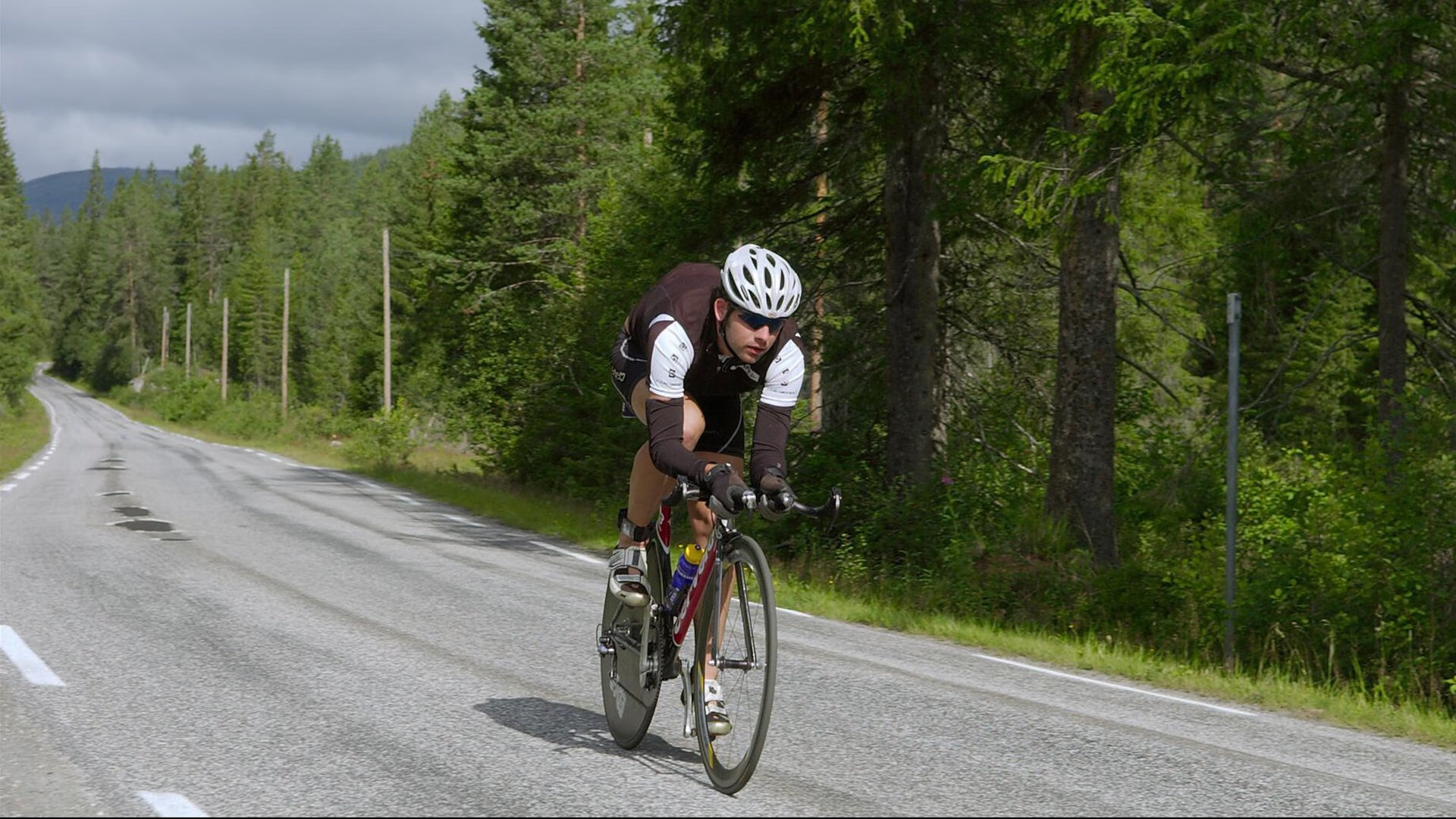 基利安·海耶斯（Killian Hayes）为法国男篮备战巴黎奥运会，法国男篮尼利基纳