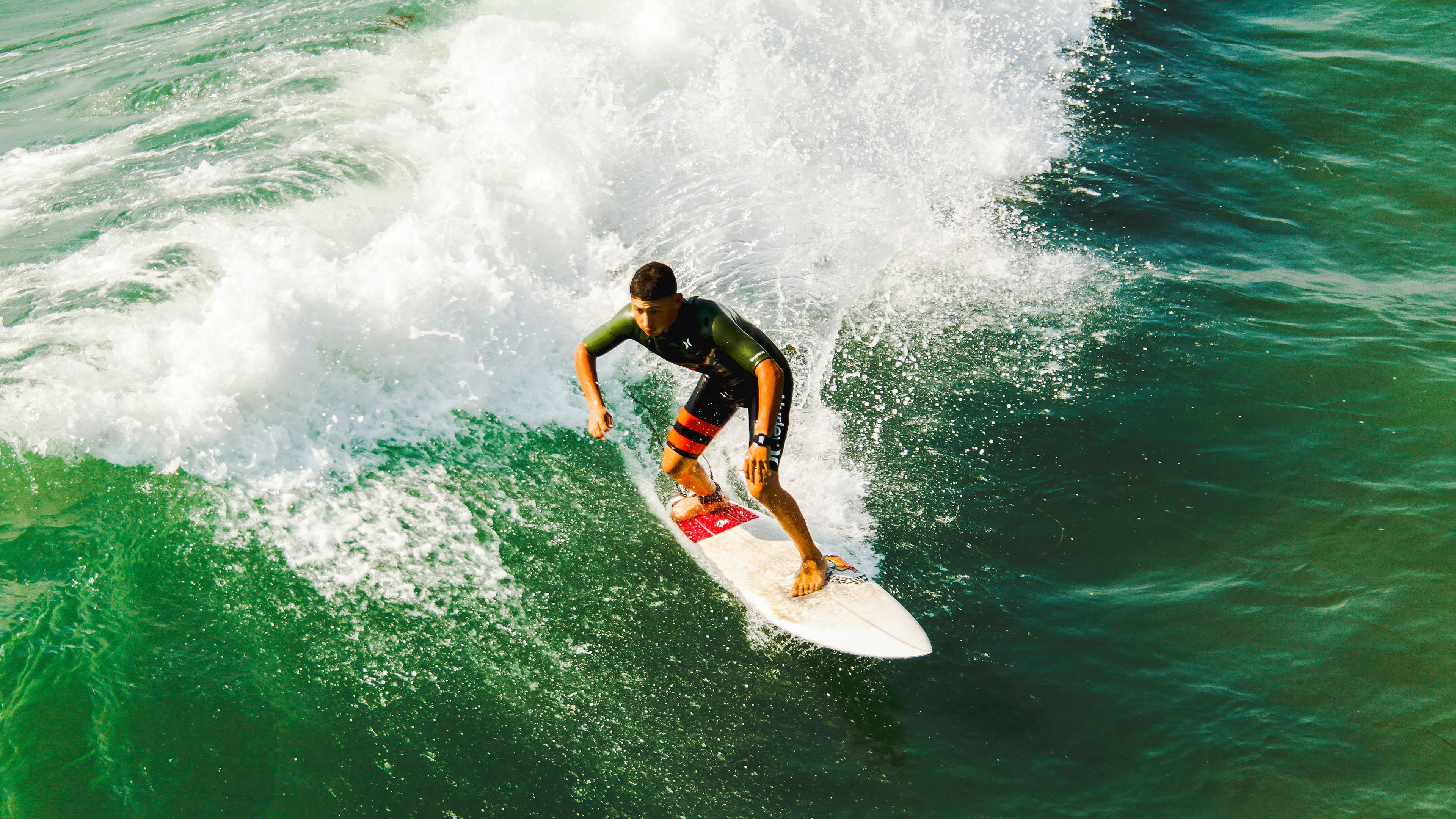 瓦伦西亚主场1-1战平西班牙人，比赛过程紧张，西班牙 瓦伦西亚
